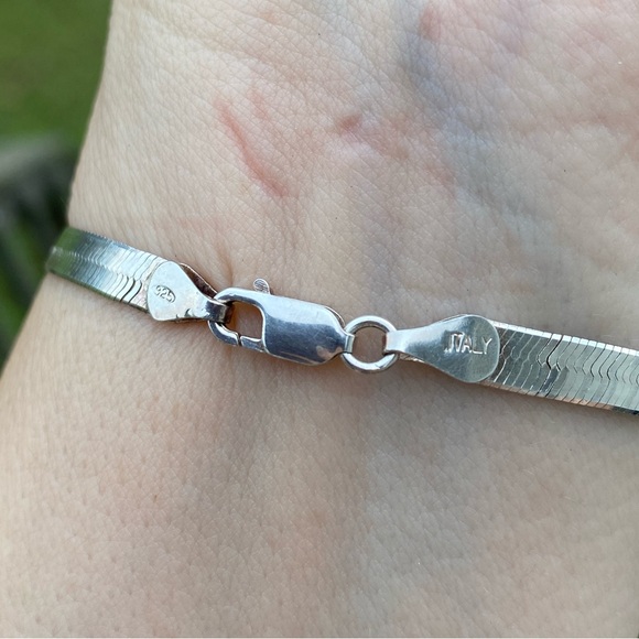 .925 Sterling Silver Herringbone bracelet Made in Italy - Picture 10 of 11